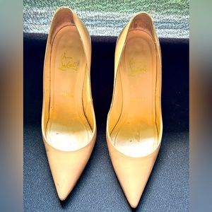 COPY - Christian Louboutin
So Kate 120 Patent Leather Pumps